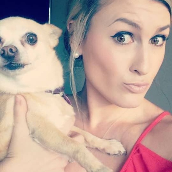 Meet your Posher, Tara - Picture 3 of 8